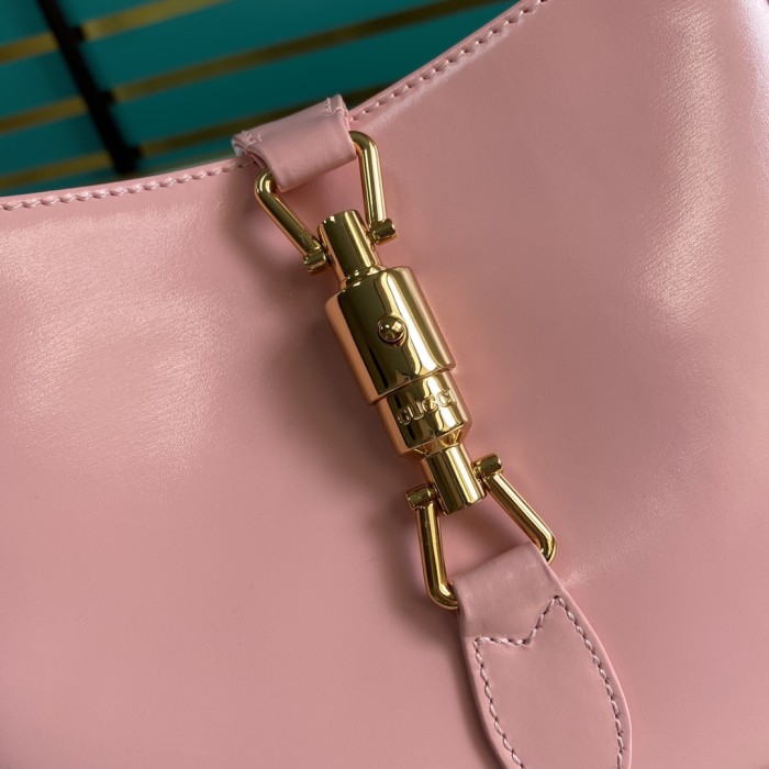  Handbag   Gucci  636709  size  27.5*19*4  cm