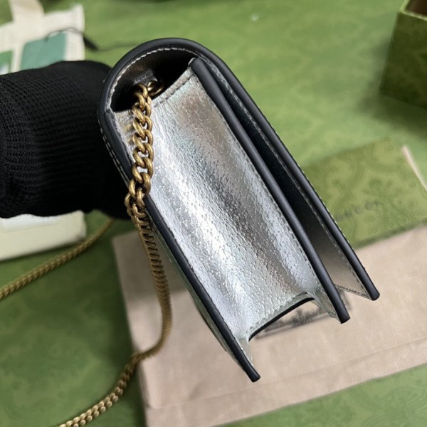 Handbag  Gucci  696817  size  19x 11x 5  cm