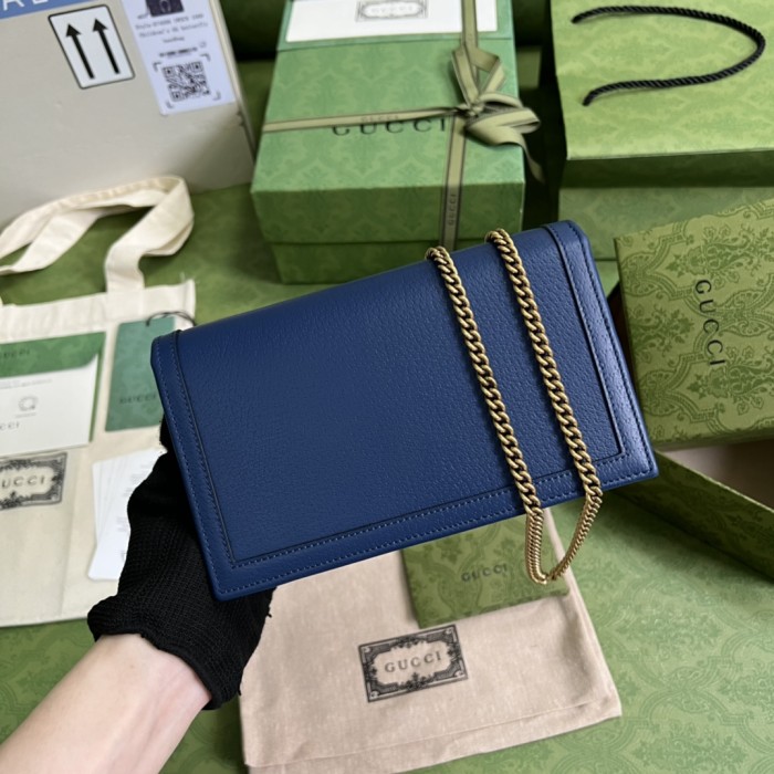  Handbag   Gucci  696817   size  19x 11x 5  cm