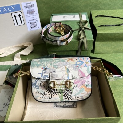  Handbag    Gucci  677266  size  20.6x 14.5x 5  cm