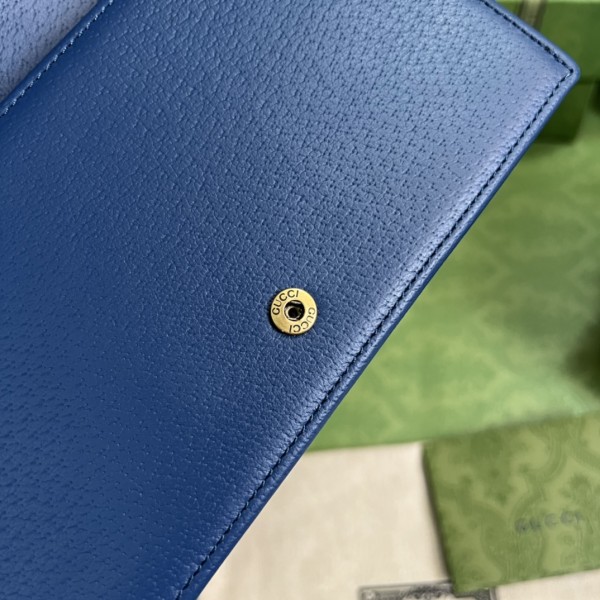  Handbag   Gucci  696817   size  19x 11x 5  cm