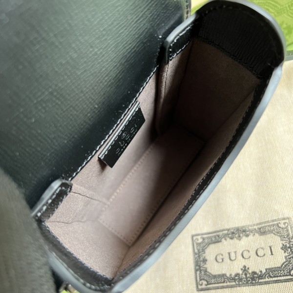  Handbag   Gucci  699402  size  11.5x 17x 4  cm
