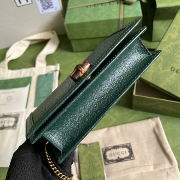 Handbag   Gucci  696817   size  19x 11x 5  cm