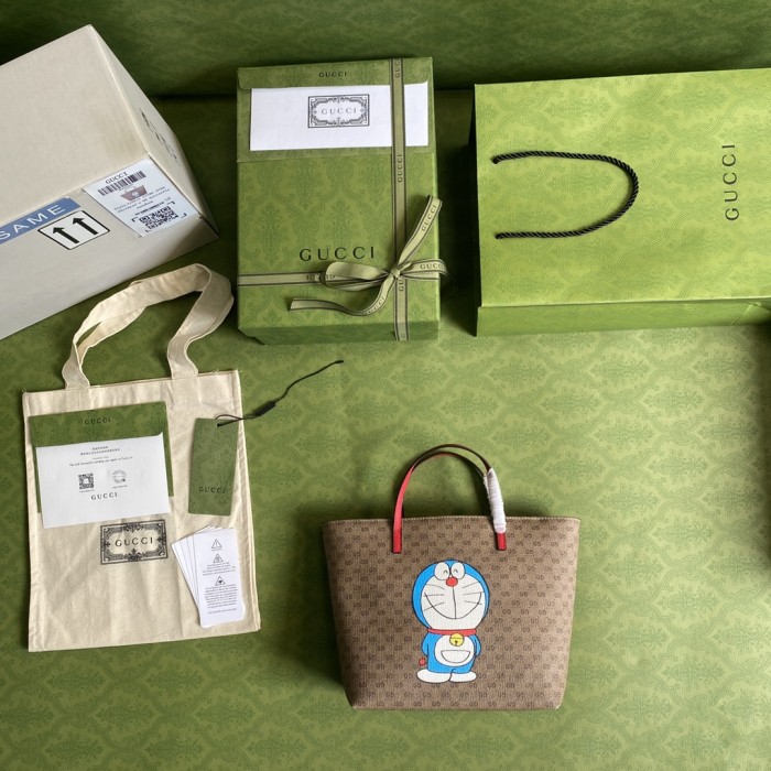  Handbag   Gucci  410812  size  21*20*10   cm