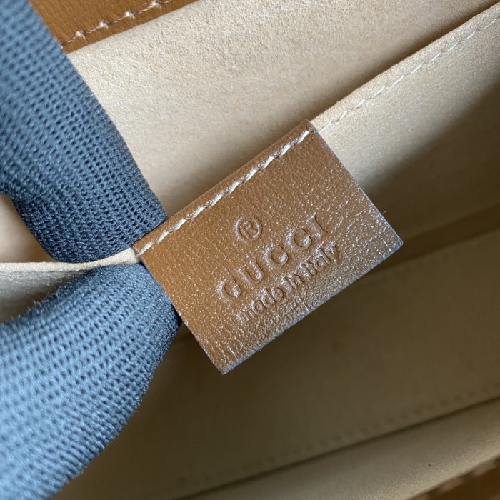  Handbag    Gucci  637048  size  20.5*15.5*6  cm