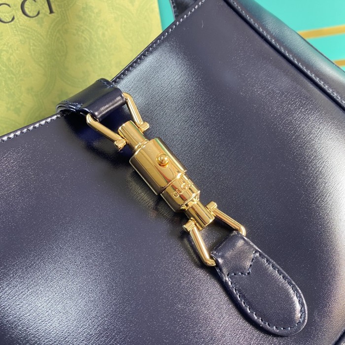  Handbag   Gucci  636709  size  27.5*19*4.5  cm