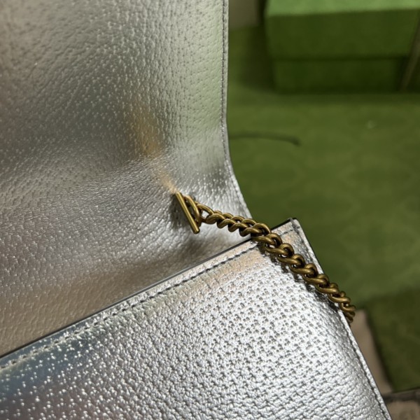 Handbag  Gucci  696817  size  19x 11x 5  cm