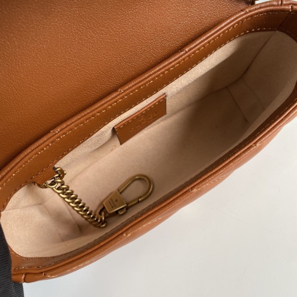  Handbag   Gucci  476433  size  16.5*10.5*5.1  cm