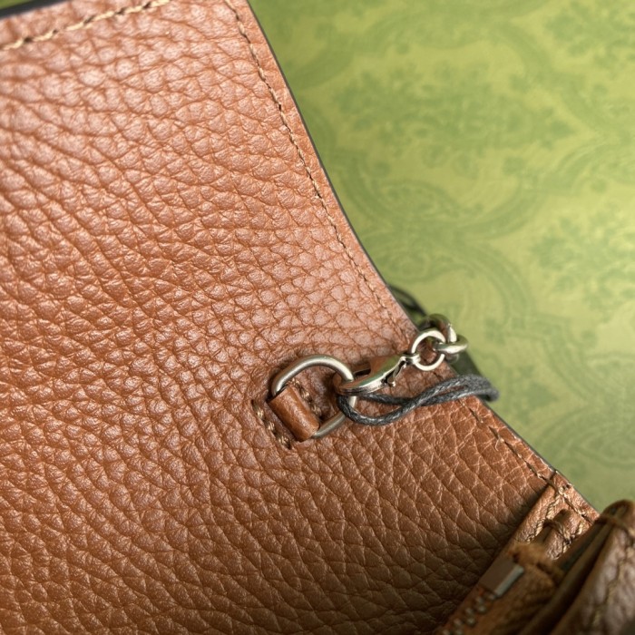  Handbag   Gucci  401231  size  20x4x14  cm