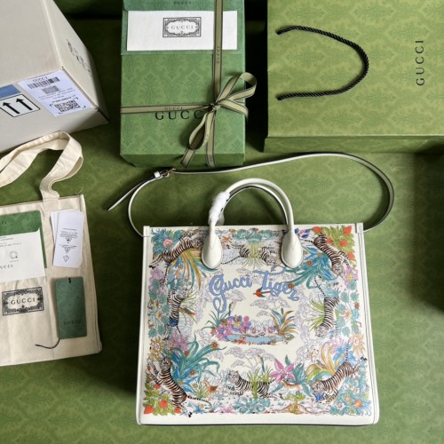 Handbag   Gucci  687827  size  38*32*12  cm