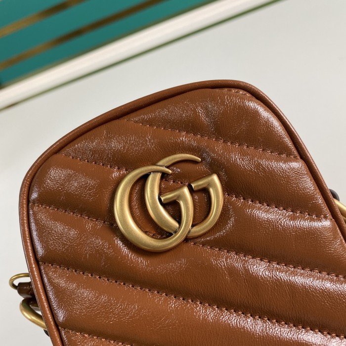 Handbag   Gucci  598597   size  10.5*17*5  cm