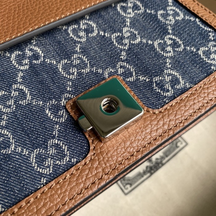  Handbag   Gucci  421970  size  20x15.5x5  cm