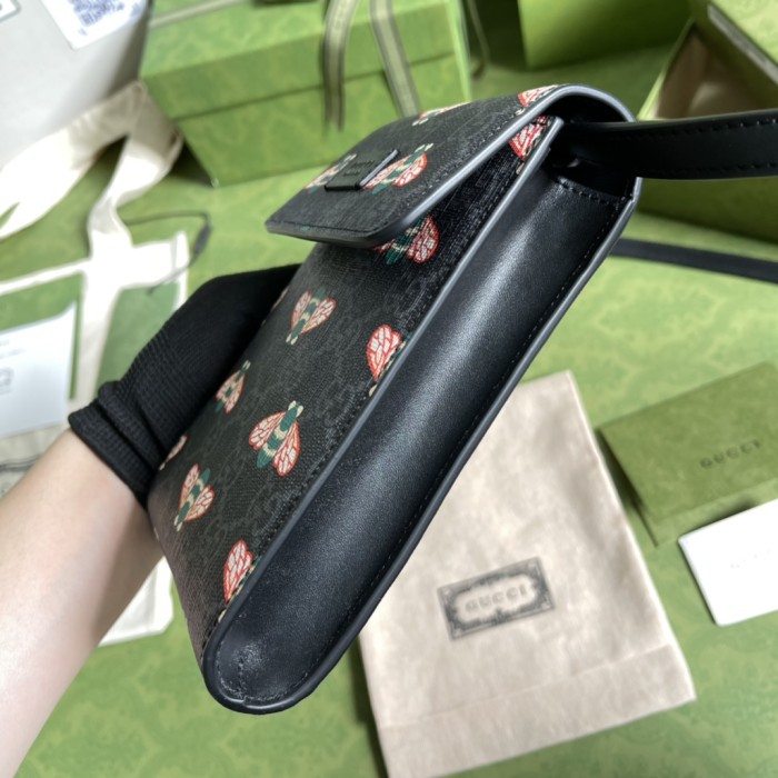 Handbag   Gucci  673016  size  11.5*18*3.5  cm 