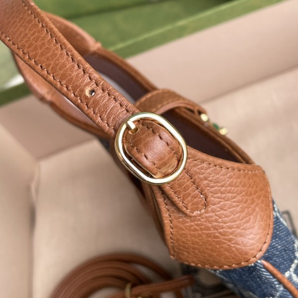  Handbag  Gucci  637092  size  19*13*3   cm 