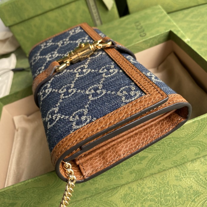 Handbag    Gucci  652681  size 19*10*3.5  cm