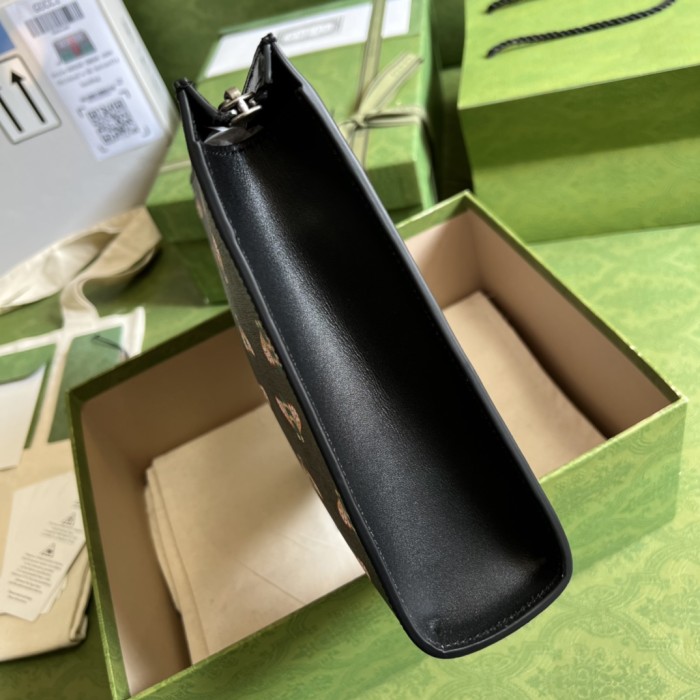  Handbag   Gucci  674873  size  26*20*6  cm