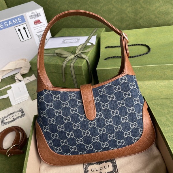 Handbag   Gucci   636706  size  28*19*4.5   cm