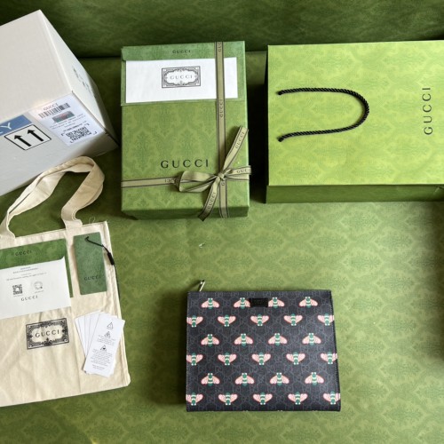  Handbag   Gucci  674873  size  26*20*6  cm