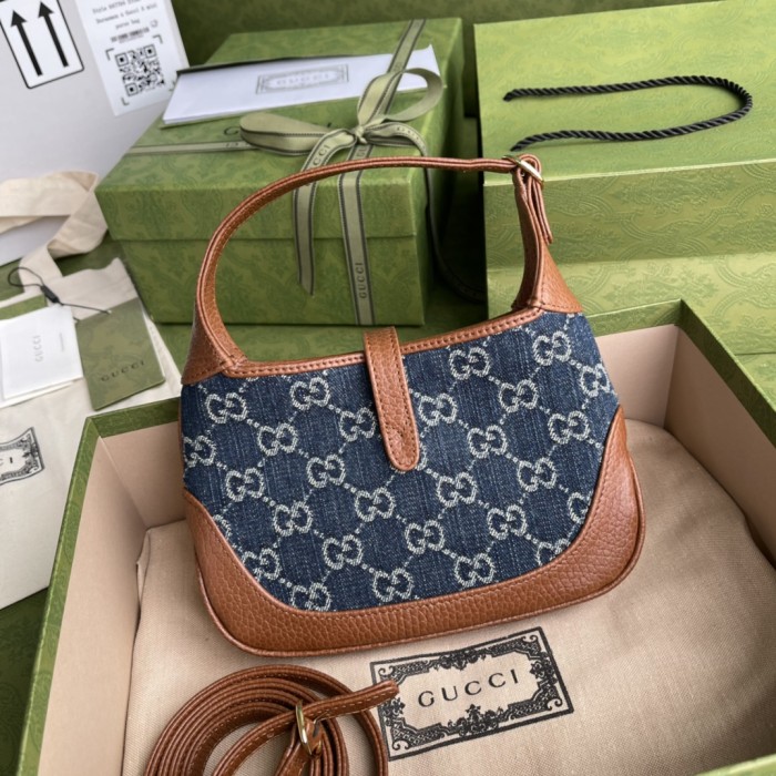  Handbag  Gucci  637092  size  19*13*3   cm 