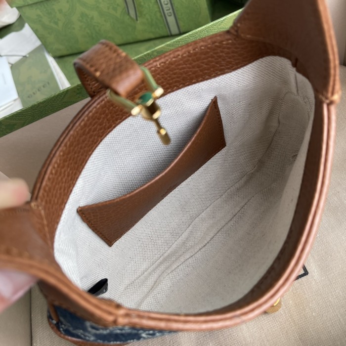  Handbag  Gucci  637092  size  19*13*3   cm 