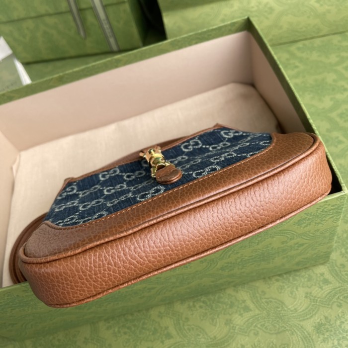  Handbag  Gucci  637092  size  19*13*3   cm 