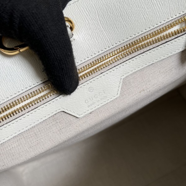 Handbag   Gucci  687827  size  38*32*12  cm