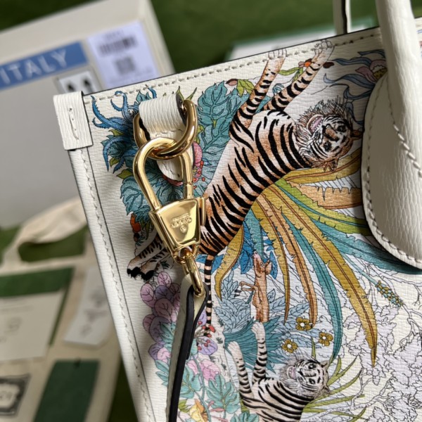 Handbag   Gucci  687827  size  38*32*12  cm