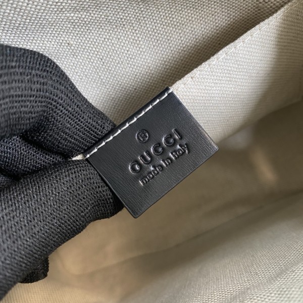  Handbag    Gucci   640716  size  20*19.5*7.5  cm