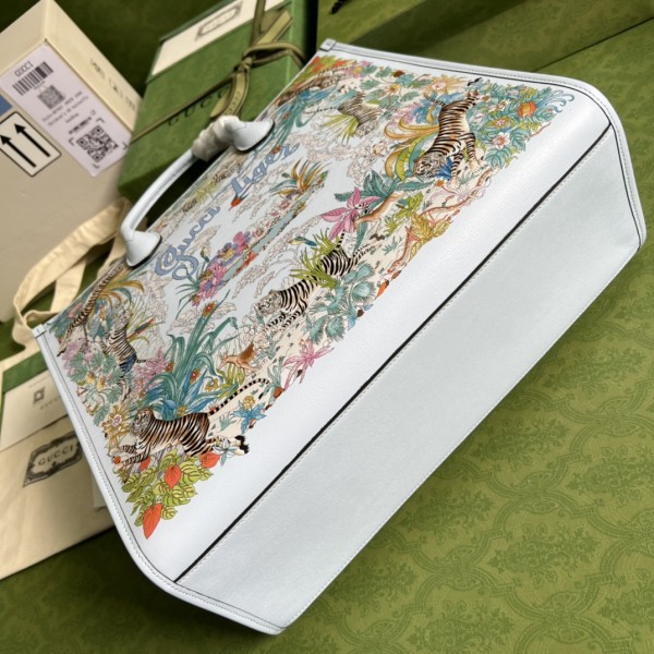 Handbag   Gucci  687827  size   38*32*12  cm