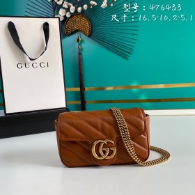  Handbag   Gucci  476433  size  16.5*10.5*5.1  cm