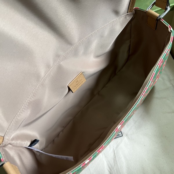  Handbag   Gucci  664143  size  29*19*8.4  cm