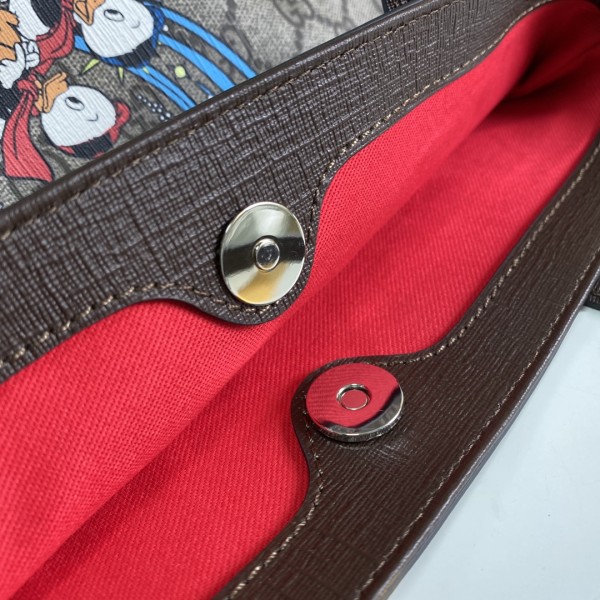  Handbag    Gucci  410812   size  21*20*10   cm