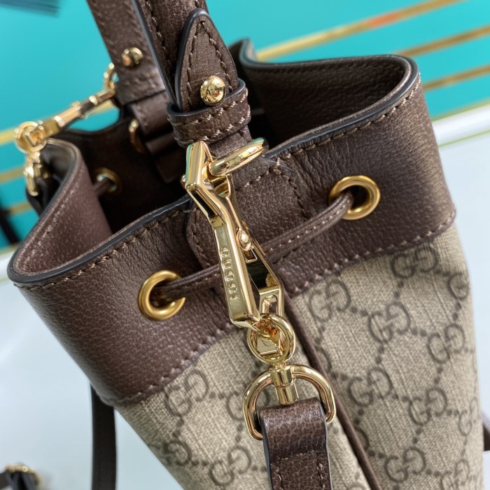  Handbag    Gucci   550621  size  20.5*26*11  cm