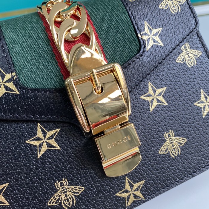  Handbag   Gucci    470270  size   20*14*8  cm