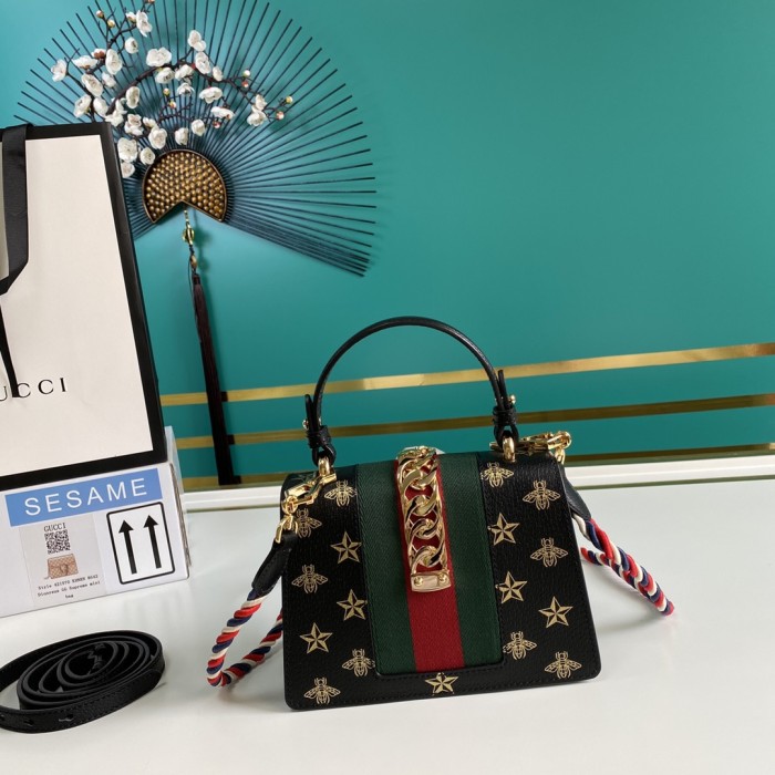  Handbag   Gucci    470270  size   20*14*8  cm