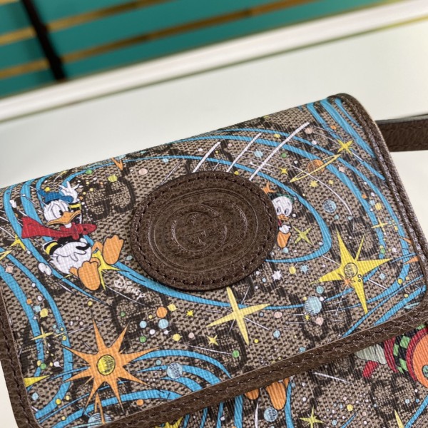  Handbag  Gucci   647927   size  11.5*18*3.5   cm