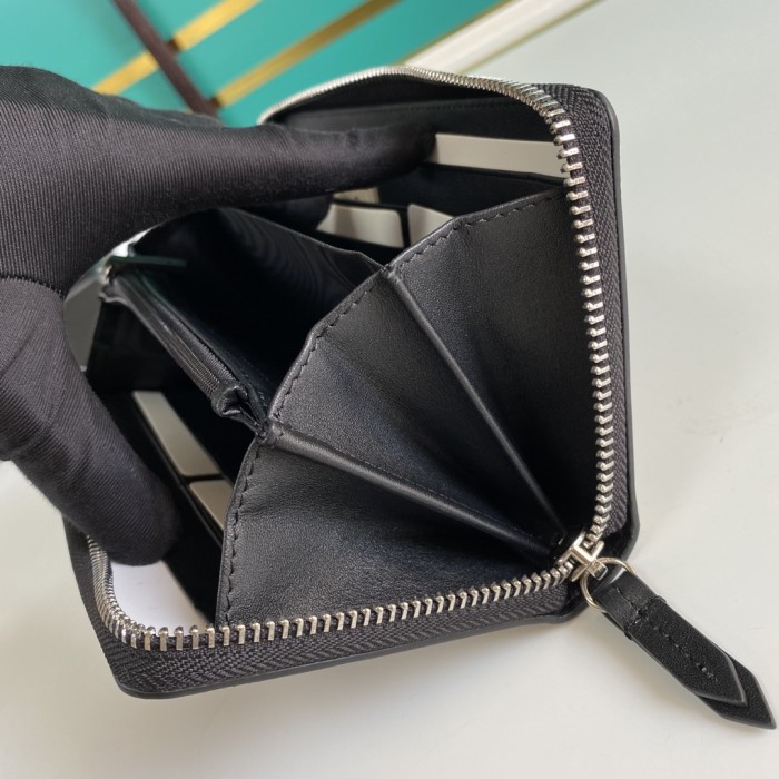  Handbag   Gucci    451273   size  19*10.5*2.5   cm