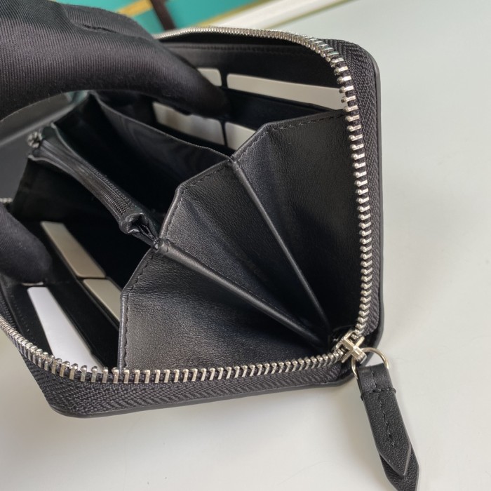  Handbag   Gucci  451273  size  19*10.5*2.5  cm