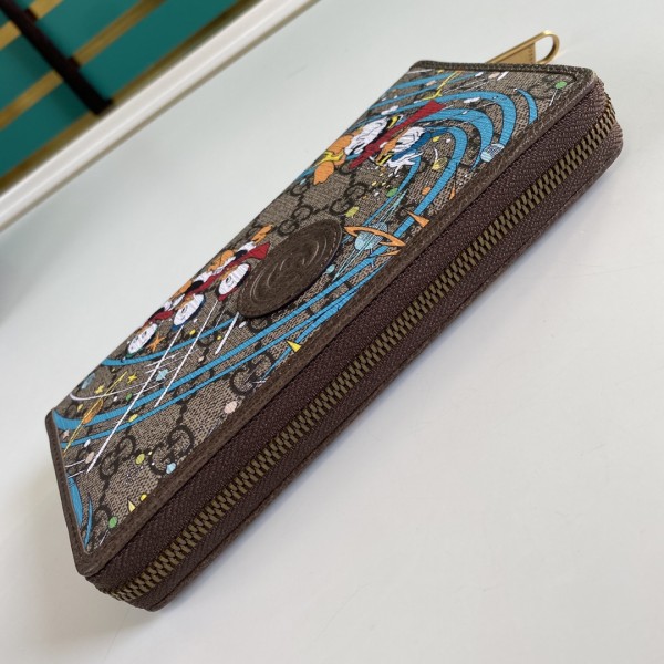  Handbag   Gucci  647940  size  19*10.5*2.5   cm