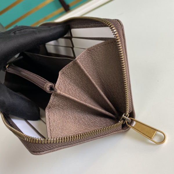  Handbag   Gucci  647940  size  19*10.5*2.5   cm