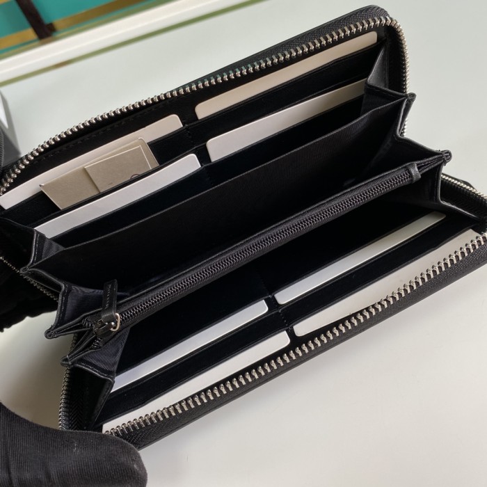  Handbag   Gucci    451273   size  19*10.5*2.5   cm