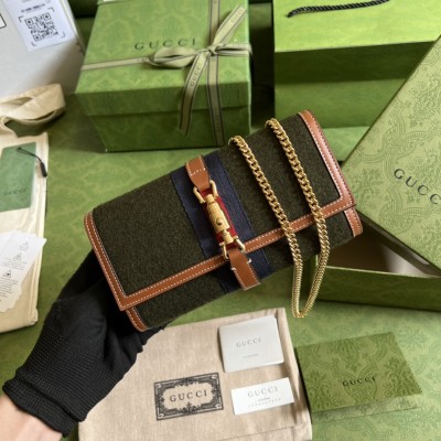  Handbag   Gucci   652681  size  19*10*3.5  cm