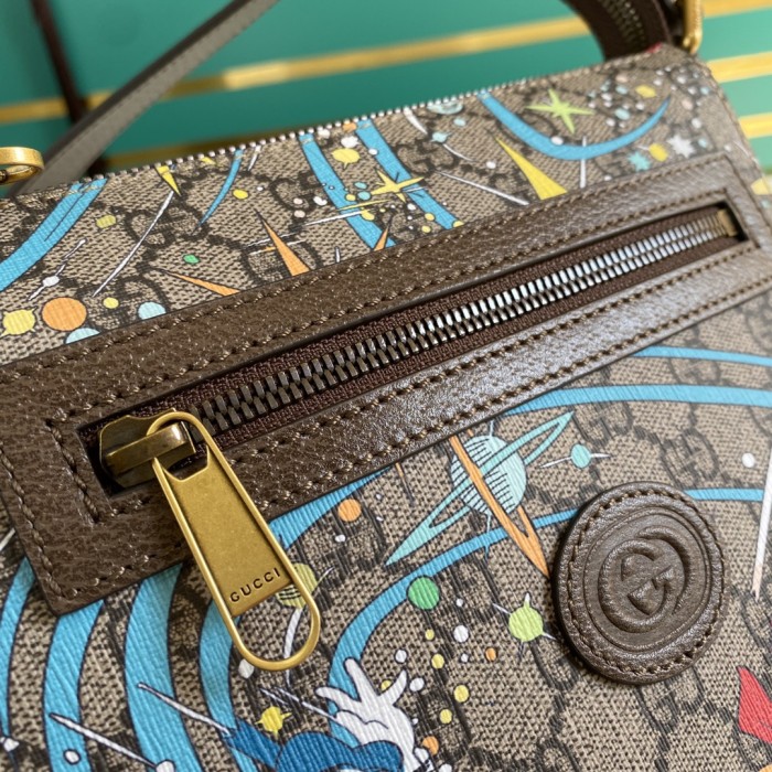  Handbag   Gucci   645054  size  21*23*4   cm