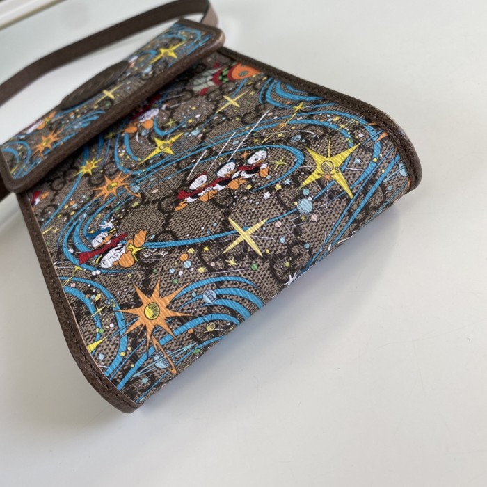  Handbag  Gucci   647927   size  11.5*18*3.5   cm