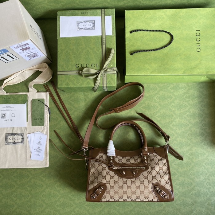  Handbag   Gucci  658598  size  30*12*20  cm