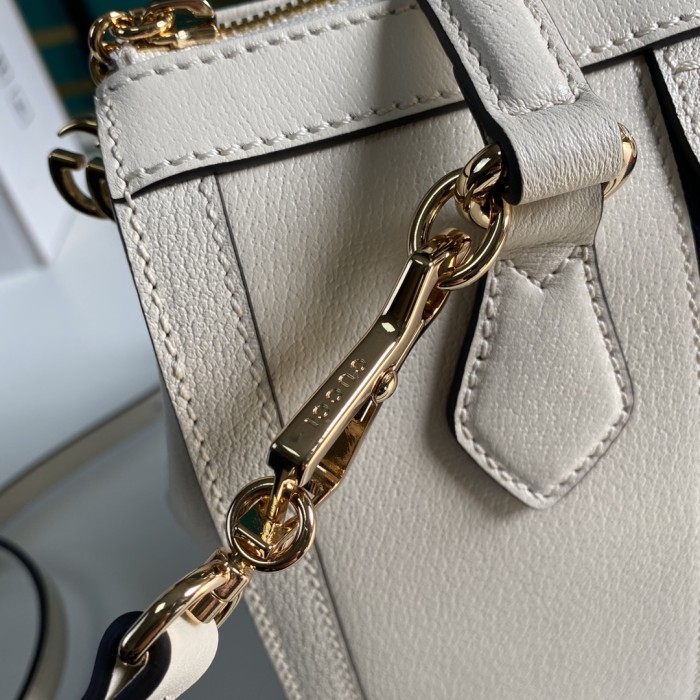  Handbag    Gucci    547551   size  24*20*10  cm