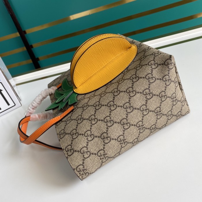  Handbag   Gucci  580840  size  21*20*10  cm