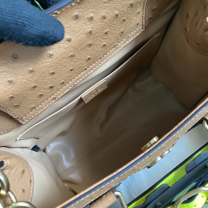  Handbag    Gucci   660195   size   27*24*11  cm