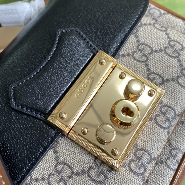  Handbag   Gucci  658487  size  21*14*5  cm