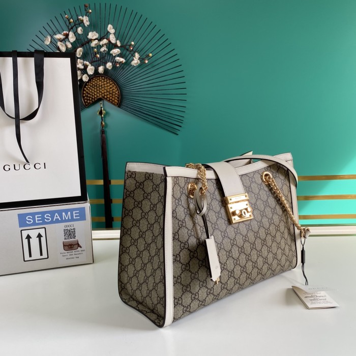 Handbag    Gucci    479197  size   35*23.5*14   cm